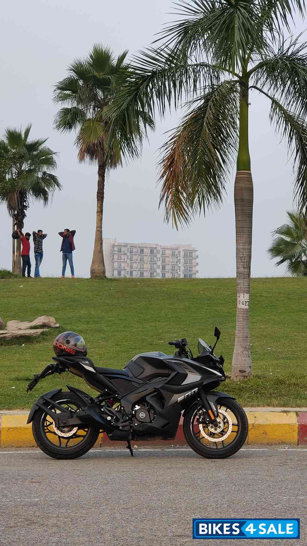Bajaj Pulsar RS 200 BS6