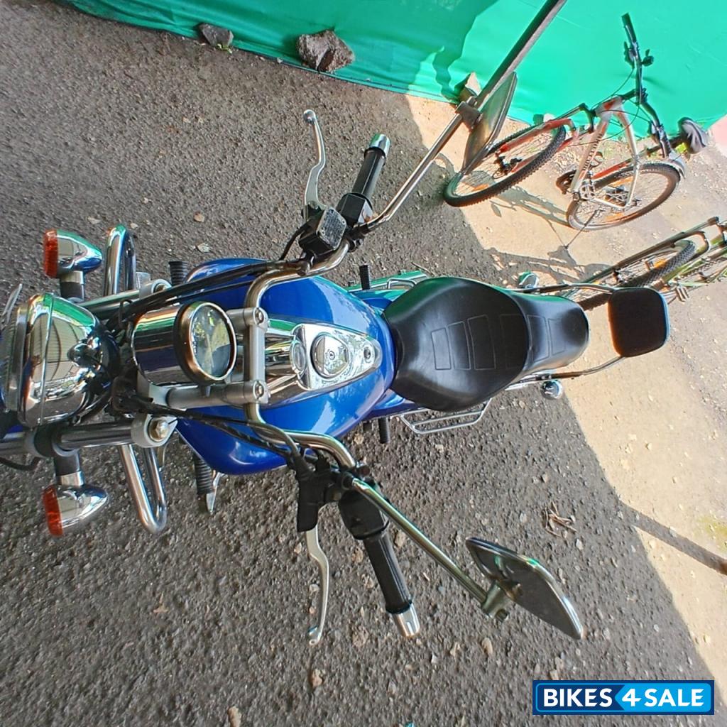 Bajaj Avenger 220 DTS-i