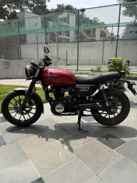 Red Honda CB350RS
