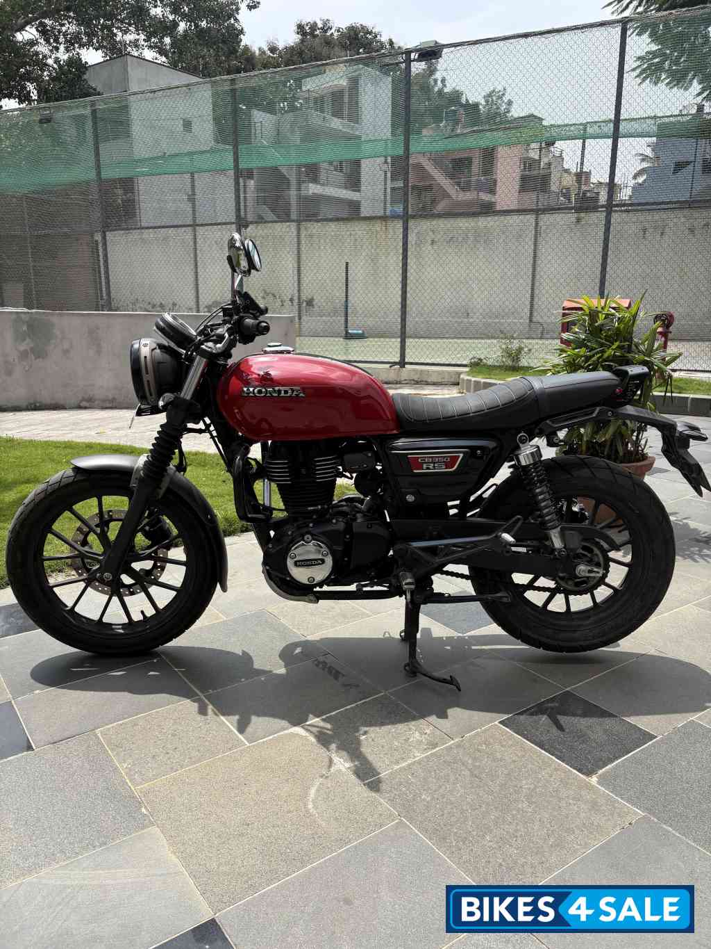 Red Honda CB350RS