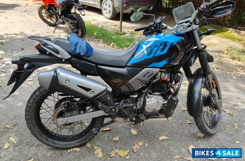 Blue Hero Xpulse 200 4V