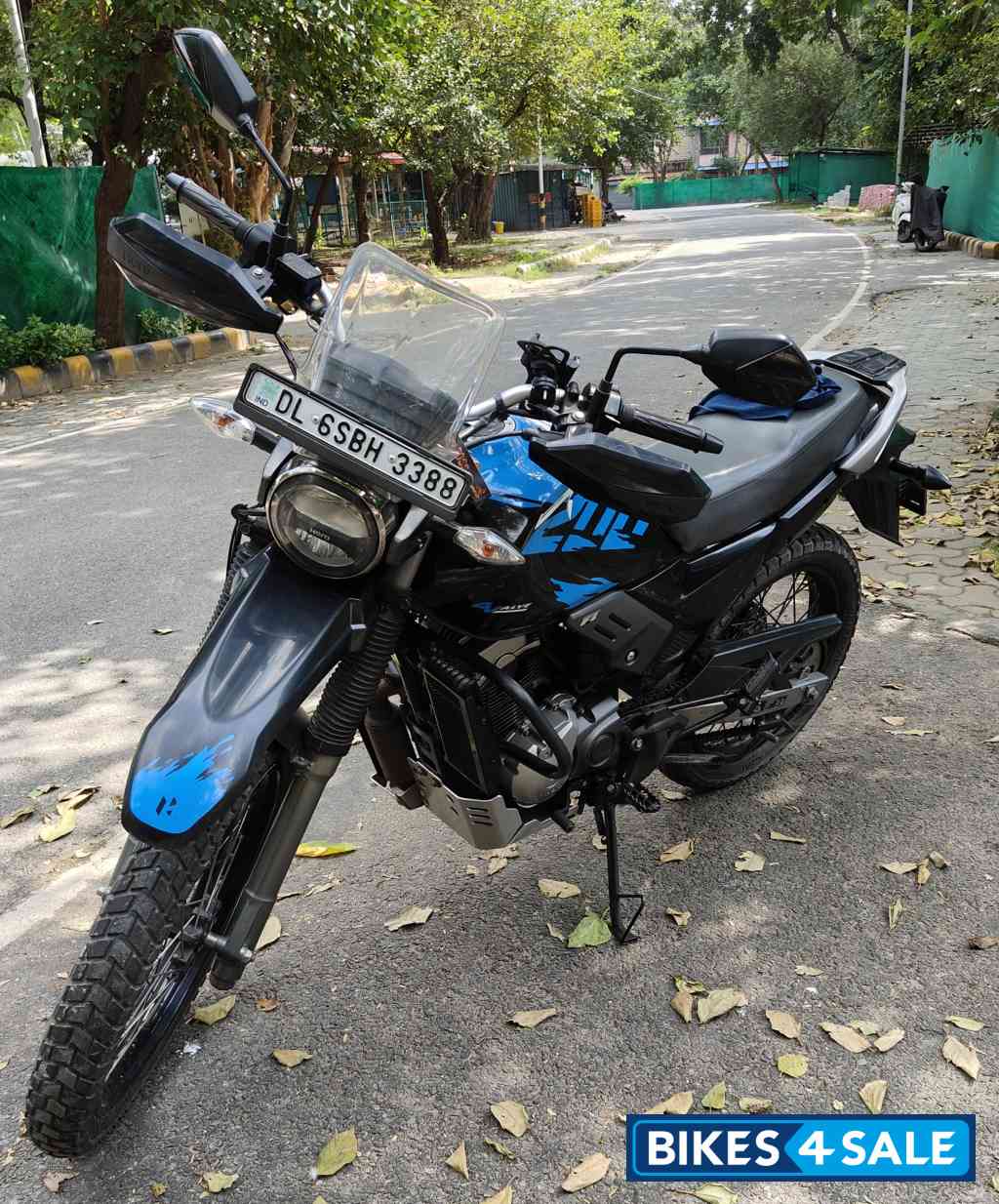 Blue Hero Xpulse 200 4V