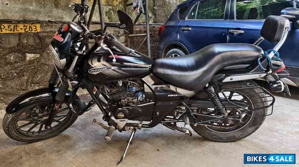 Bajaj Avenger Street 180