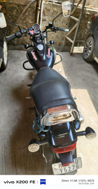 Black Bajaj Avenger Street 180
