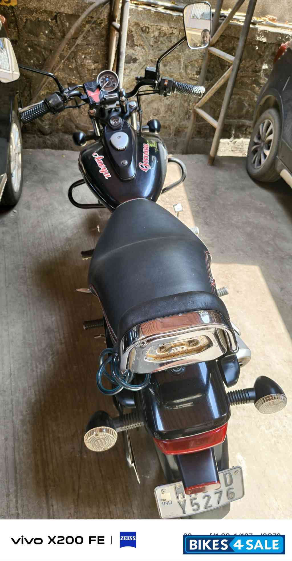 Black Bajaj Avenger Street 180 Black Bajaj Avenger Street 180