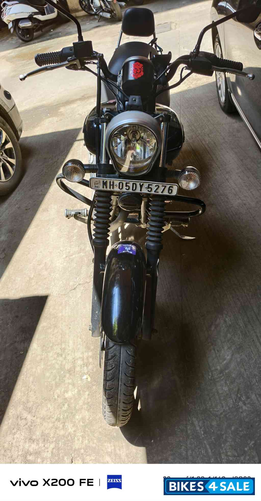 Black Bajaj Avenger Street 180 Black Bajaj Avenger Street 180