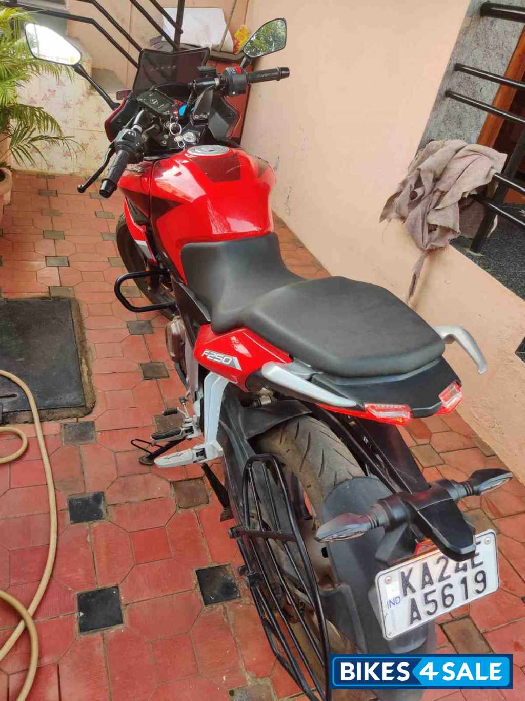 Red Bajaj Pulsar 250