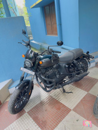 Forest Green Yezdi Roadster Dual Tone