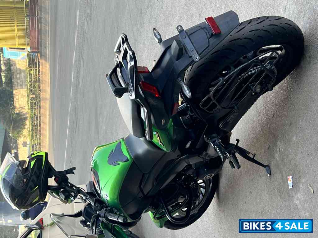 Green Bajaj Dominar 400 ABS BS6