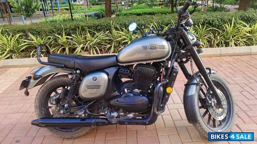 Jawa 42 Dual Channel ABS Cosmic Carbon