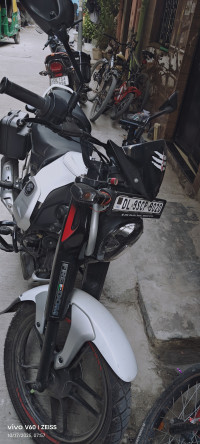 White Bajaj Freedom 125 NG04 Drum LED