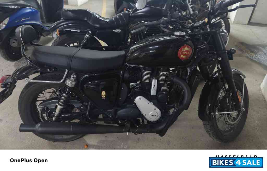 Shadow Black BSA Gold Star 650