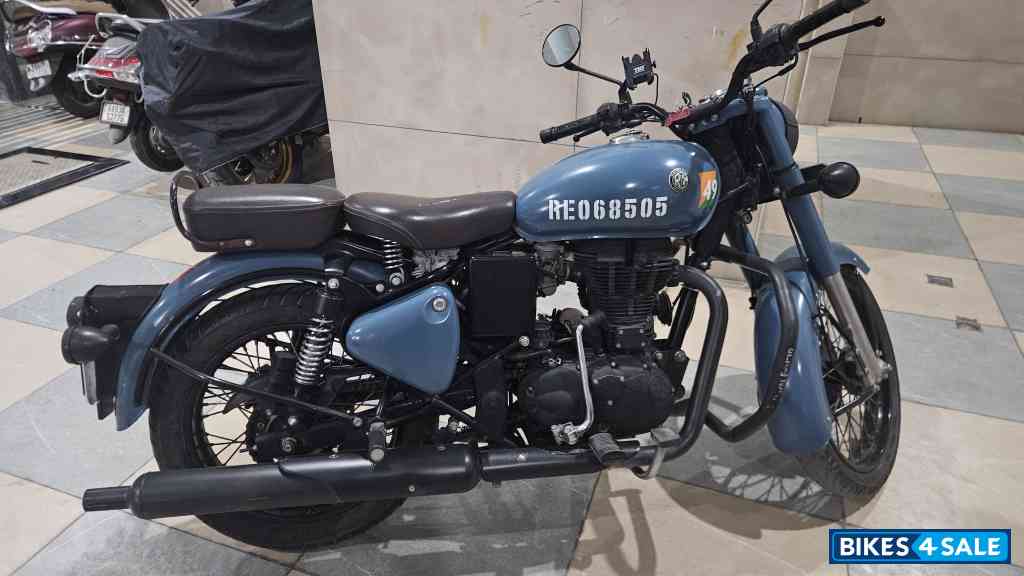 Airborne Blue Royal Enfield Classic Signals Airborne Blue