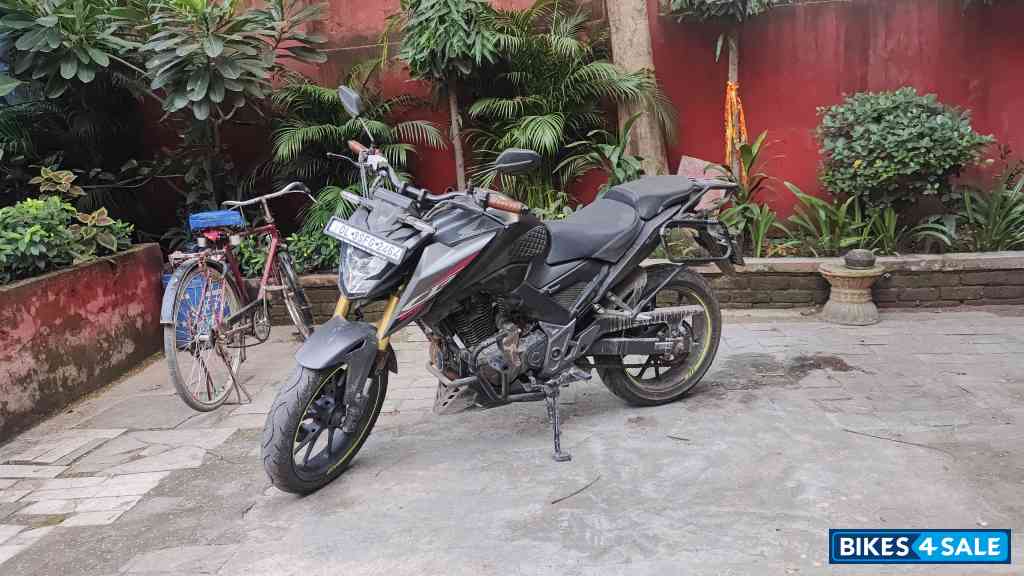 Gray Honda CB300F Deluxe Pro