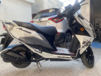 White Suzuki Avenis 125 Ride Connect Edition