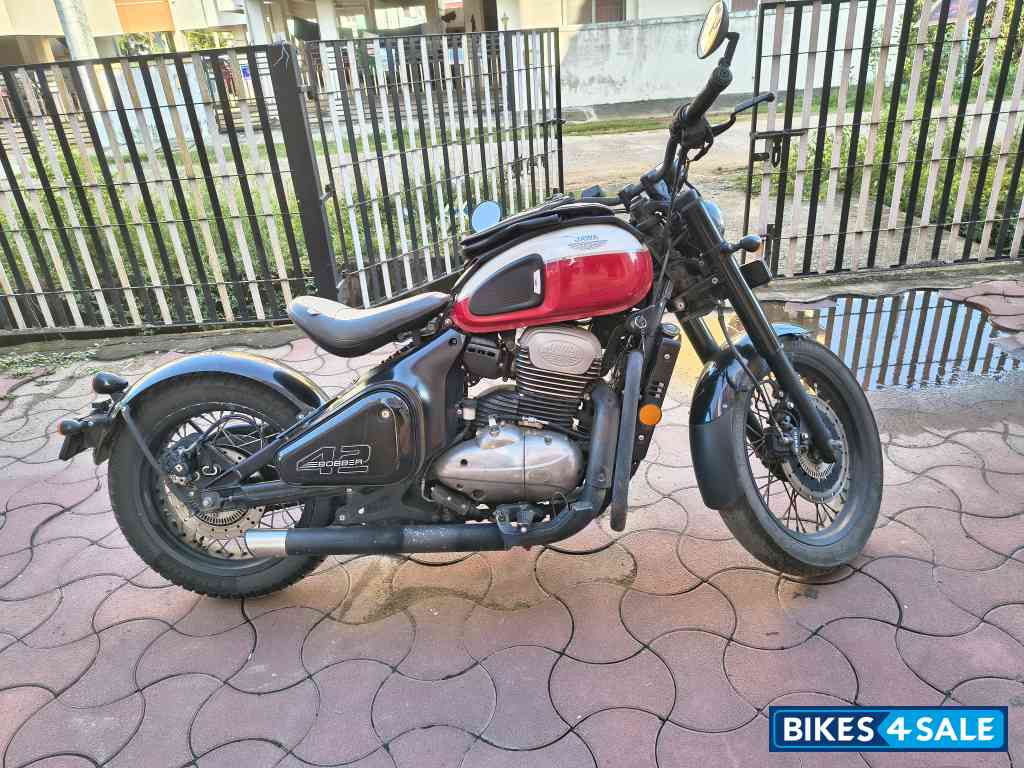 Jawa 42 Bobber Red Sheen