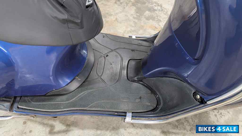 Bajaj Chetak Premium