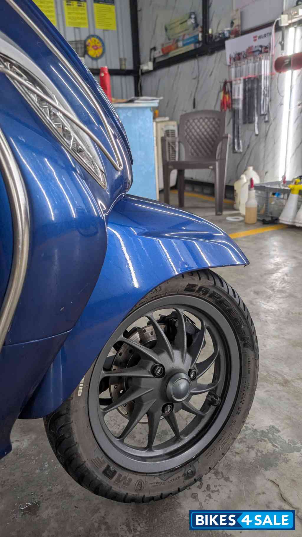 Bajaj Chetak Premium