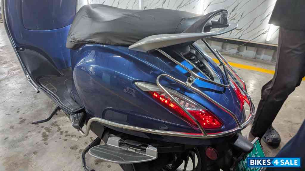 Bajaj Chetak Premium