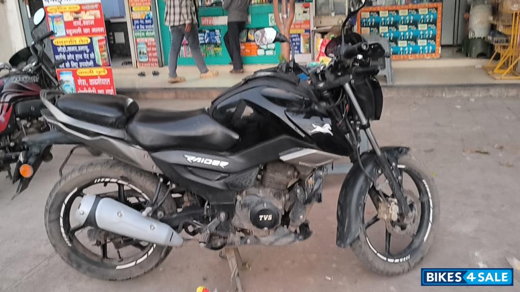Wicked Black TVS Raider SX