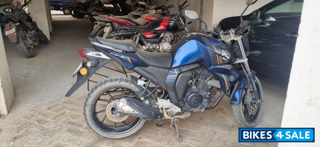 Yamaha FZ FI V2