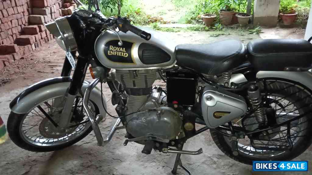 Silver Royal Enfield Classic 500