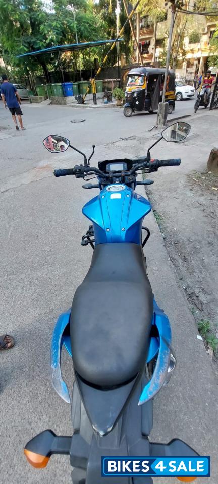 Blue Suzuki Gixxer 150
