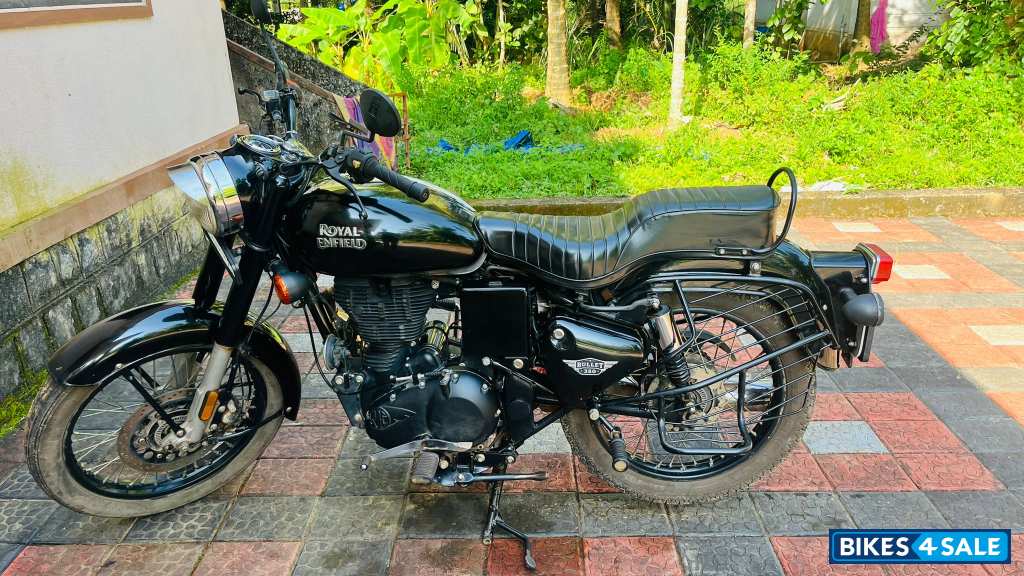 Jet Black Royal Enfield Bullet Electra