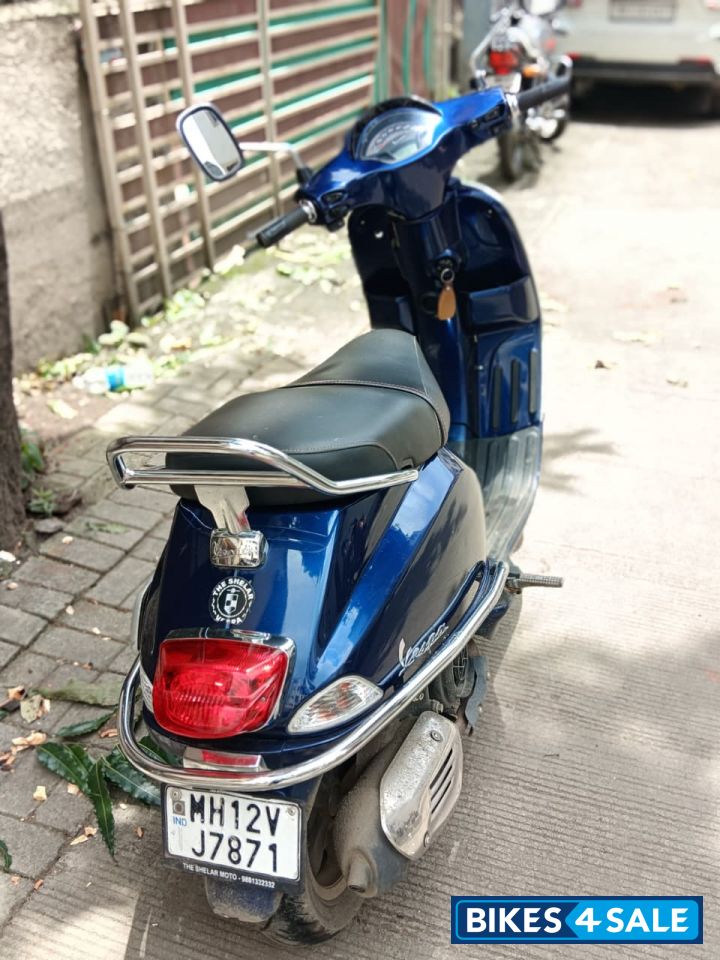 Deep Blue Vespa SXL 125