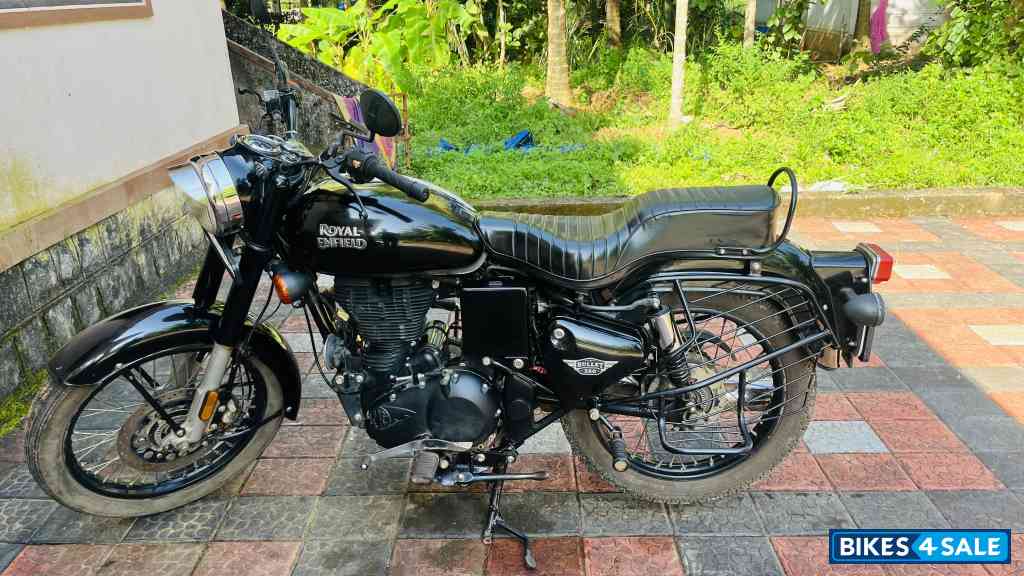 Jet Black Royal Enfield Bullet Electra