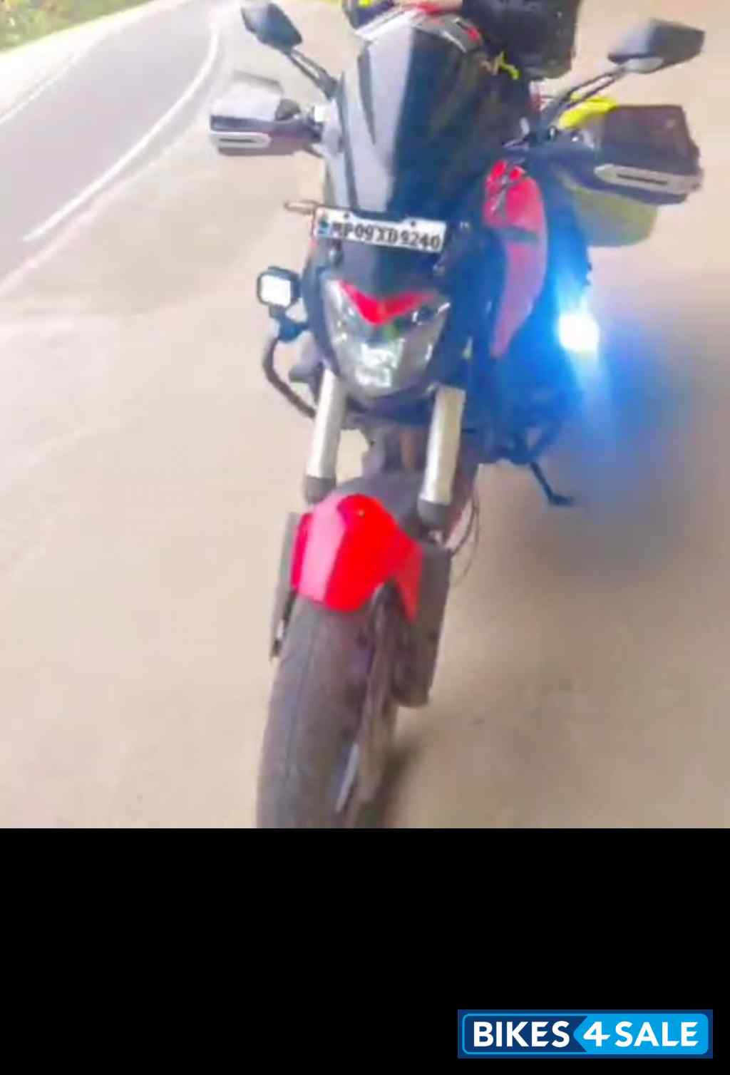 Bajaj Dominar 250