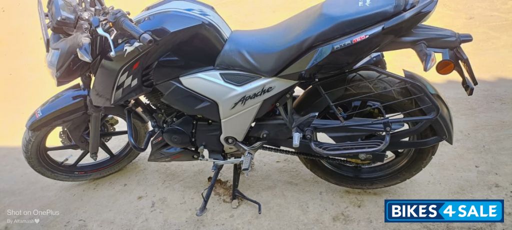 TVS Apache RTR 160 4V BS6