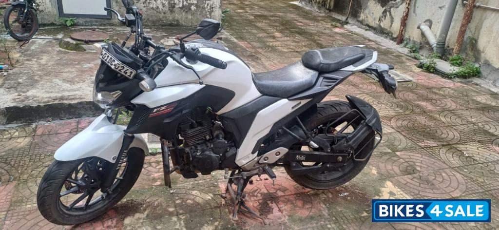 Yamaha FZ25