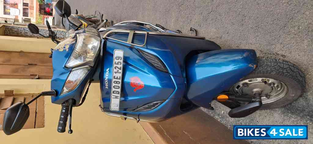 Blue Honda Activa 4G