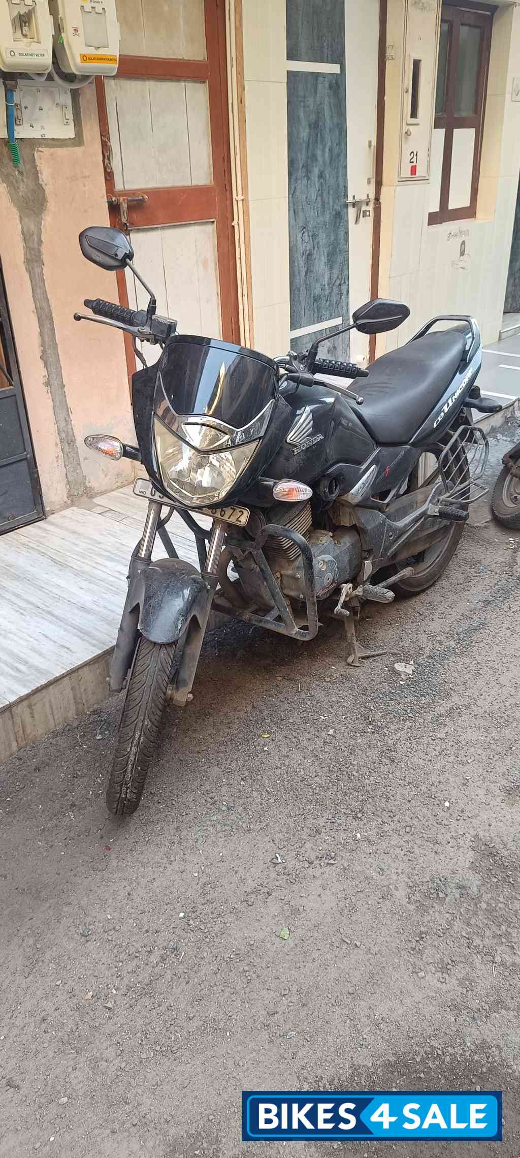 Black Honda CB Unicorn