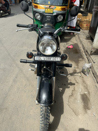 Black Royal Enfield Classic 500