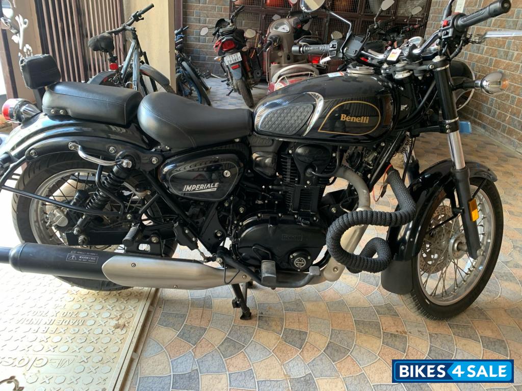 Black Benelli Imperiale 400