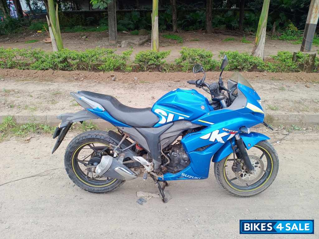 Suzuki Gixxer SF
