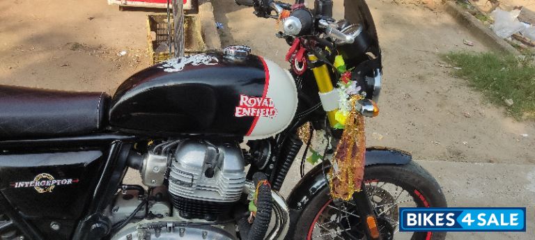Black Pearl Royal Enfield Interceptor 650 Twin