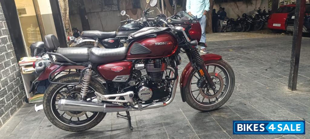 Red Mettali Honda 2023 CB350 Hness DLX Pro
