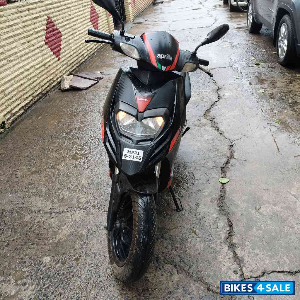 Aprilia SR 160 Carbon ABS