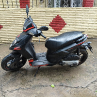 Aprilia SR 160 Carbon ABS