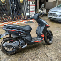 Aprilia SR 160 Carbon ABS
