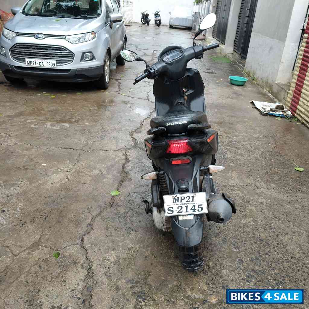 Aprilia SR 160 Carbon ABS