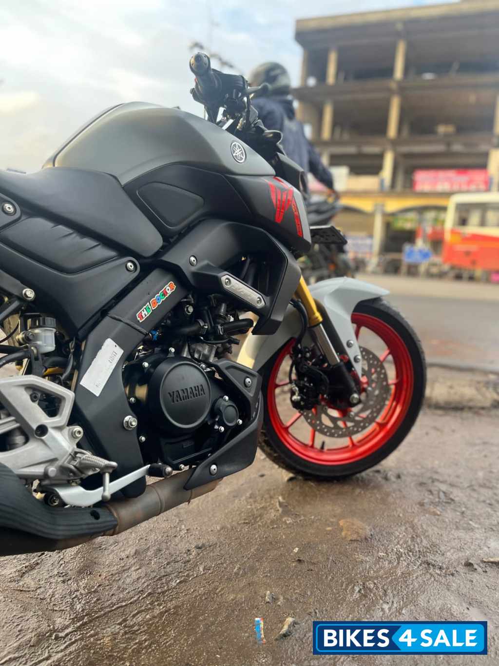 White Yamaha MT-15 BS6