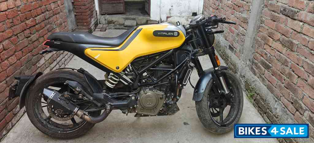 Silver Husqvarna Vitpilen 250