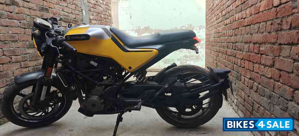 Silver Husqvarna Vitpilen 250