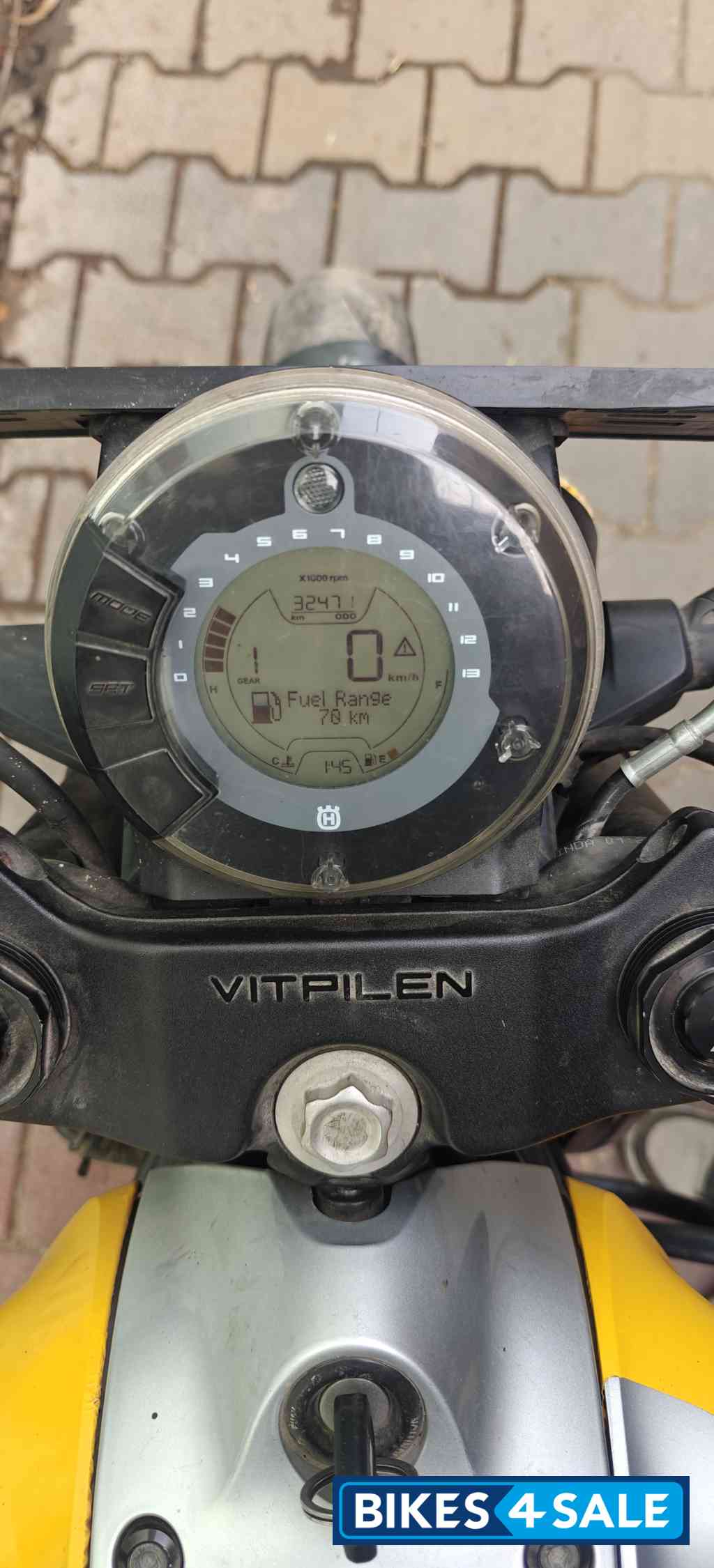 Silver Husqvarna Vitpilen 250