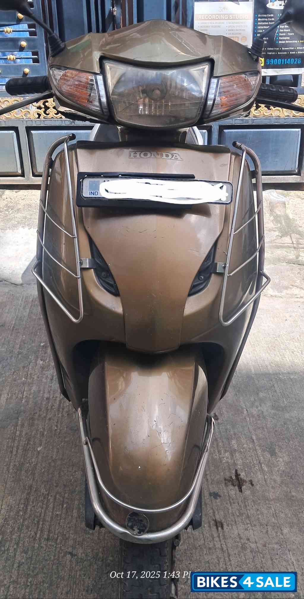 Gold Honda Activa