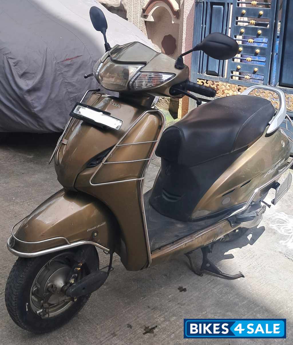 Gold Honda Activa